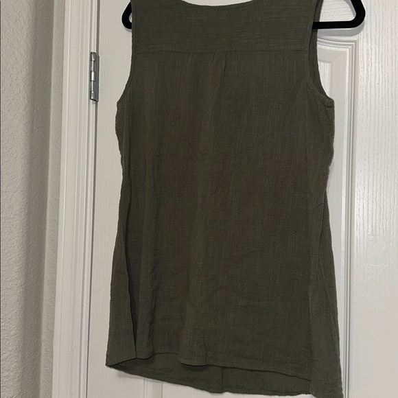Eddie Bauer lace button up Olive Green Sleeveless Top size large - Picture 5 of 9